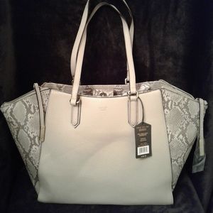 🎈Tutilo Tote ( The Vicky Collection )🎈